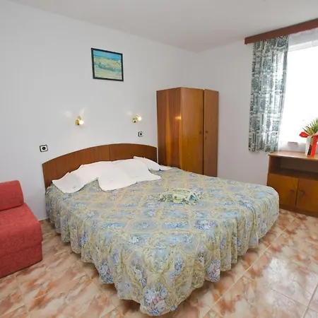 Family Orfei נסבר