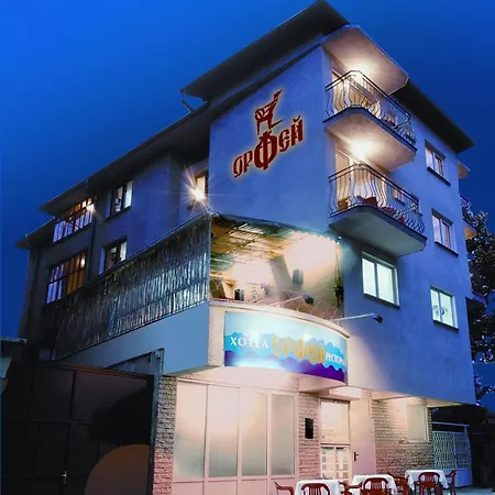 Family Orfei מלון 2*