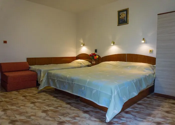 Family Orfei 2* Nesebar