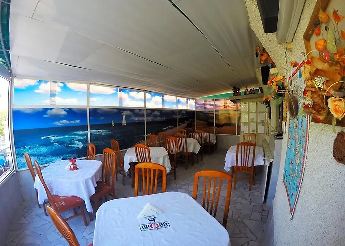 מלון Family Orfei נסבר